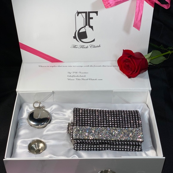 8oz Flask Clutch